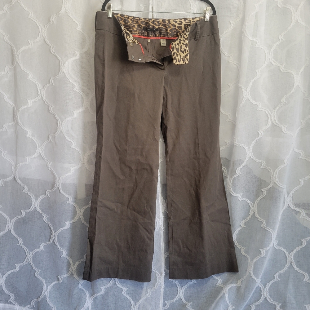 Elie Tahari Gray Pants with Leopard Print and Red Trim
